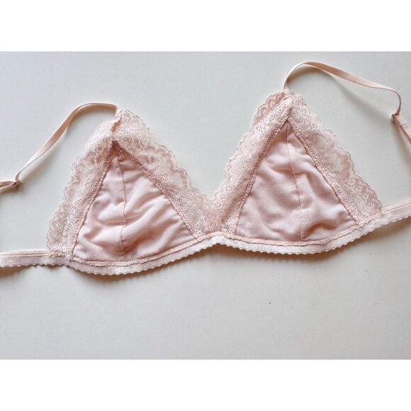 Aritzia TALULA Monterey Light Pink Chantilly Lace Triangle Bralette Bra, Size M - Picture 5 of 12